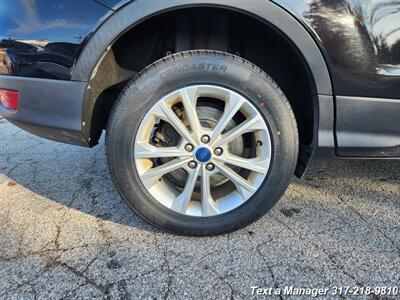 2019 Ford Escape SE - Photo 11 - Greenwood, IN 46142