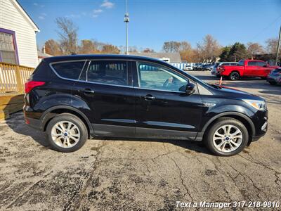 2019 Ford Escape SE - Photo 6 - Greenwood, IN 46142