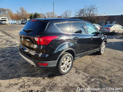 2019 Ford Escape SE - Photo 5 - Greenwood, IN 46142