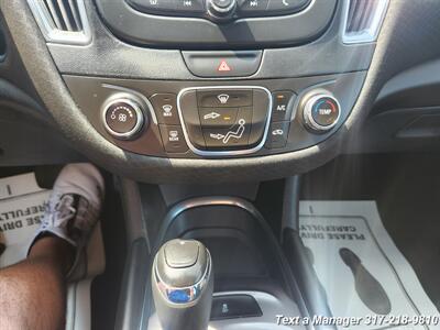 2018 Chevrolet Malibu LT   - Photo 11 - Greenwood, IN 46142