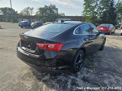 2018 Chevrolet Malibu LT   - Photo 5 - Greenwood, IN 46142