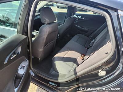 2018 Chevrolet Malibu LT   - Photo 15 - Greenwood, IN 46142