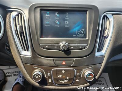 2018 Chevrolet Malibu LT   - Photo 9 - Greenwood, IN 46142