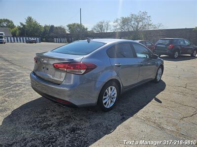 2017 Kia Forte S   - Photo 5 - Greenwood, IN 46142