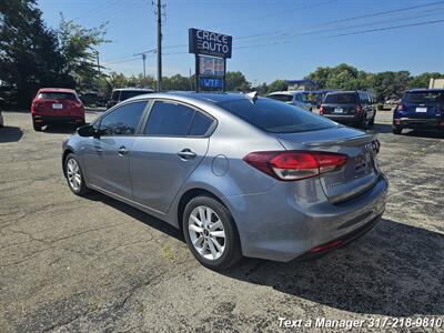 2017 Kia Forte S   - Photo 3 - Greenwood, IN 46142