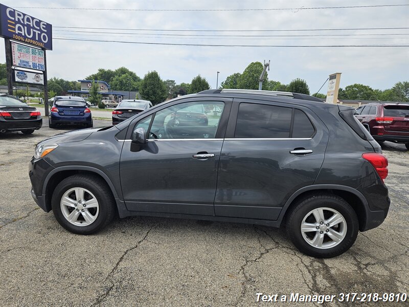 2018 Chevrolet Trax LT - Photo 2 - Greenwood, IN 46142