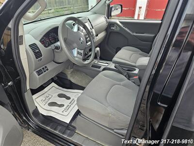 2016 Nissan Frontier SV   - Photo 9 - Greenwood, IN 46142