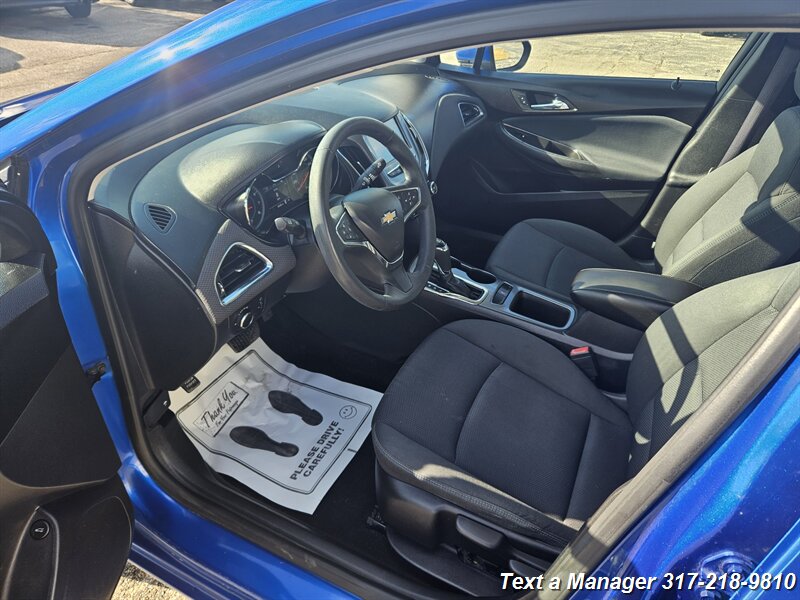 2016 Chevrolet Cruze LT Auto - Photo 9 - Greenwood, IN 46142