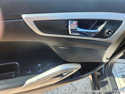 2017 Hyundai VELOSTER Value Edition   - Photo 11 - Greenwood, IN 46142