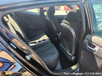 2017 Hyundai VELOSTER Value Edition   - Photo 28 - Greenwood, IN 46142