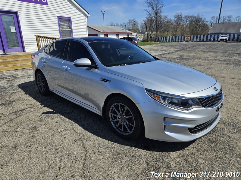 2018 Kia Optima EX - Photo 7 - Greenwood, IN 46142