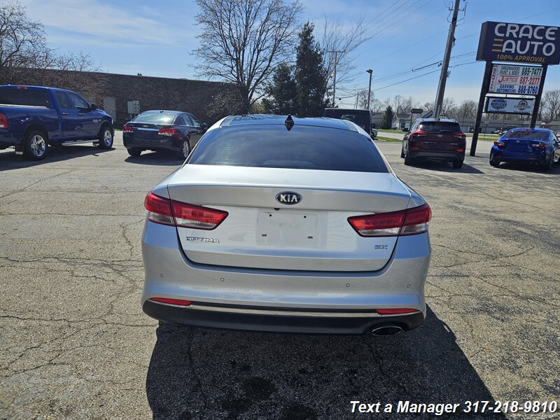 2018 Kia Optima EX - Photo 4 - Greenwood, IN 46142