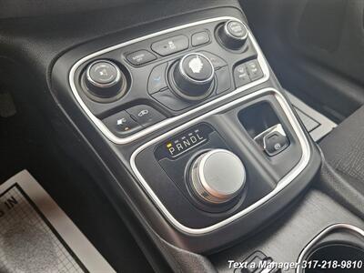 2015 Chrysler 200 Limited   - Photo 21 - Greenwood, IN 46142