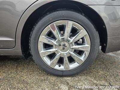 2012 Lincoln MKZ   - Photo 11 - Greenwood, IN 46142