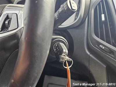 2017 Chevrolet Equinox LT   - Photo 24 - Greenwood, IN 46142