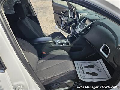 2017 Chevrolet Equinox LT   - Photo 30 - Greenwood, IN 46142