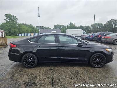 2020 Ford Fusion SE - Photo 6 - Greenwood, IN 46142