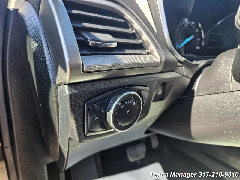 2020 Ford Fusion SE - Photo 11 - Greenwood, IN 46142
