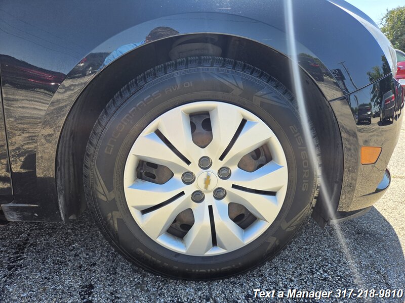 2012 Chevrolet Cruze LS - Photo 23 - Greenwood, IN 46142