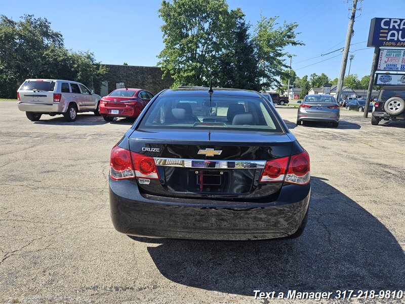 2012 Chevrolet Cruze LS - Photo 4 - Greenwood, IN 46142