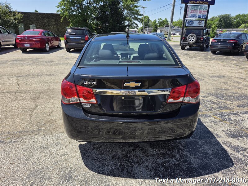 2012 Chevrolet Cruze LS - Photo 4 - Greenwood, IN 46142