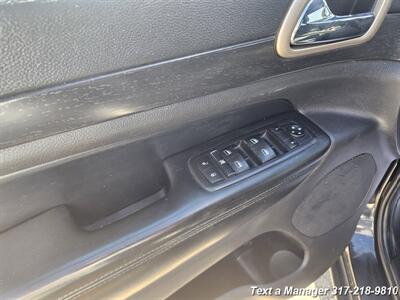 2015 Jeep Grand Cherokee Laredo   - Photo 10 - Greenwood, IN 46142