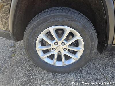 2015 Jeep Grand Cherokee Laredo   - Photo 28 - Greenwood, IN 46142