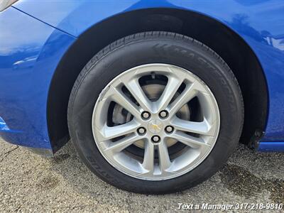 2017 Chevrolet Cruze LT Auto - Photo 9 - Greenwood, IN 46142