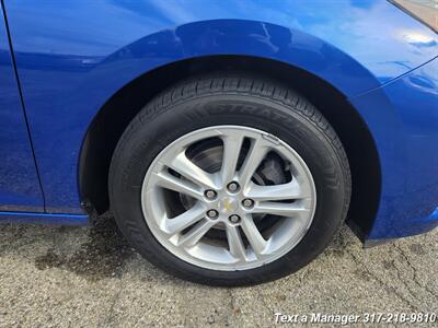 2017 Chevrolet Cruze LT Auto - Photo 12 - Greenwood, IN 46142