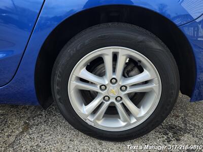 2017 Chevrolet Cruze LT Auto - Photo 10 - Greenwood, IN 46142
