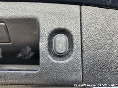 2018 Chevrolet Suburban LT   - Photo 32 - Greenwood, IN 46142