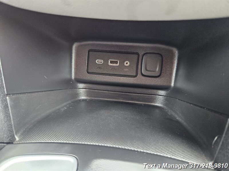 2019 Chevrolet Equinox LS - Photo 21 - Greenwood, IN 46142