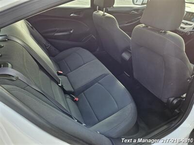 2017 Chevrolet Cruze LS Auto   - Photo 22 - Greenwood, IN 46142