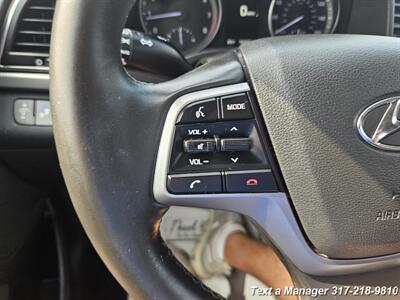 2017 Hyundai ELANTRA Limited   - Photo 17 - Greenwood, IN 46142