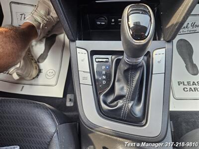 2017 Hyundai ELANTRA Limited   - Photo 25 - Greenwood, IN 46142