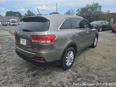 2016 Kia Sorento LX   - Photo 5 - Greenwood, IN 46142