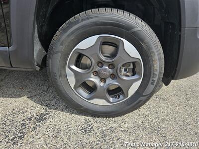 2015 Jeep Renegade Latitude   - Photo 28 - Greenwood, IN 46142