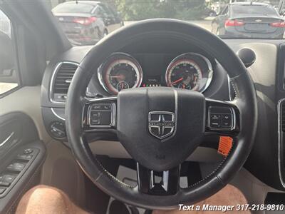 2018 Dodge Grand Caravan SXT   - Photo 12 - Greenwood, IN 46142