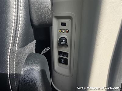 2018 Dodge Grand Caravan SXT   - Photo 30 - Greenwood, IN 46142