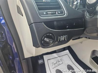 2018 Dodge Grand Caravan SXT   - Photo 11 - Greenwood, IN 46142