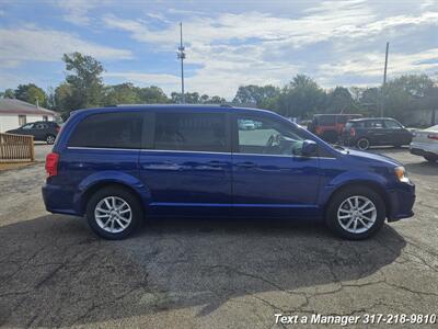 2018 Dodge Grand Caravan SXT   - Photo 6 - Greenwood, IN 46142