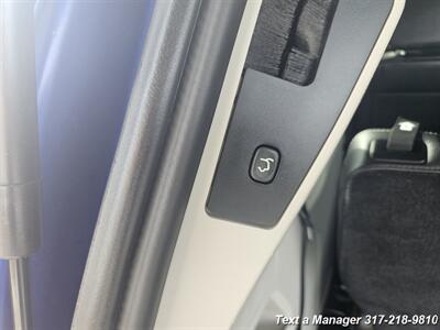 2018 Dodge Grand Caravan SXT   - Photo 32 - Greenwood, IN 46142