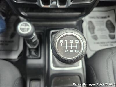 2019 Jeep Wrangler Unlimited Sport Altitude   - Photo 23 - Greenwood, IN 46142