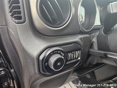 2019 Jeep Wrangler Unlimited Sport Altitude   - Photo 12 - Greenwood, IN 46142