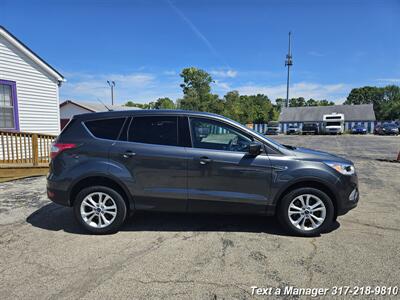 2017 Ford Escape SE   - Photo 6 - Greenwood, IN 46142