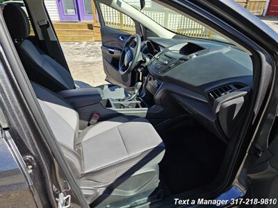 2017 Ford Escape SE   - Photo 31 - Greenwood, IN 46142