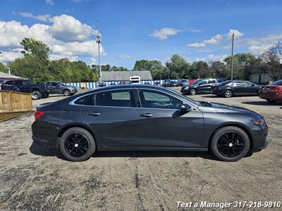2017 Chevrolet Malibu LT   - Photo 6 - Greenwood, IN 46142