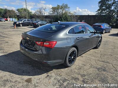 2017 Chevrolet Malibu LT   - Photo 5 - Greenwood, IN 46142