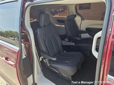 2017 Chrysler Pacifica Touring   - Photo 27 - Greenwood, IN 46142