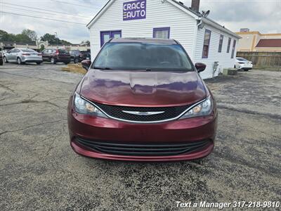 2017 Chrysler Pacifica Touring   - Photo 8 - Greenwood, IN 46142